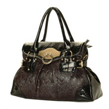 時尚搭配指南 女包與服飾的完美結合